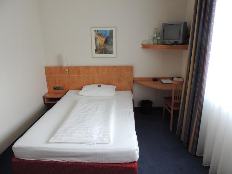 Airport Business Hotel Koeln Exterior photo