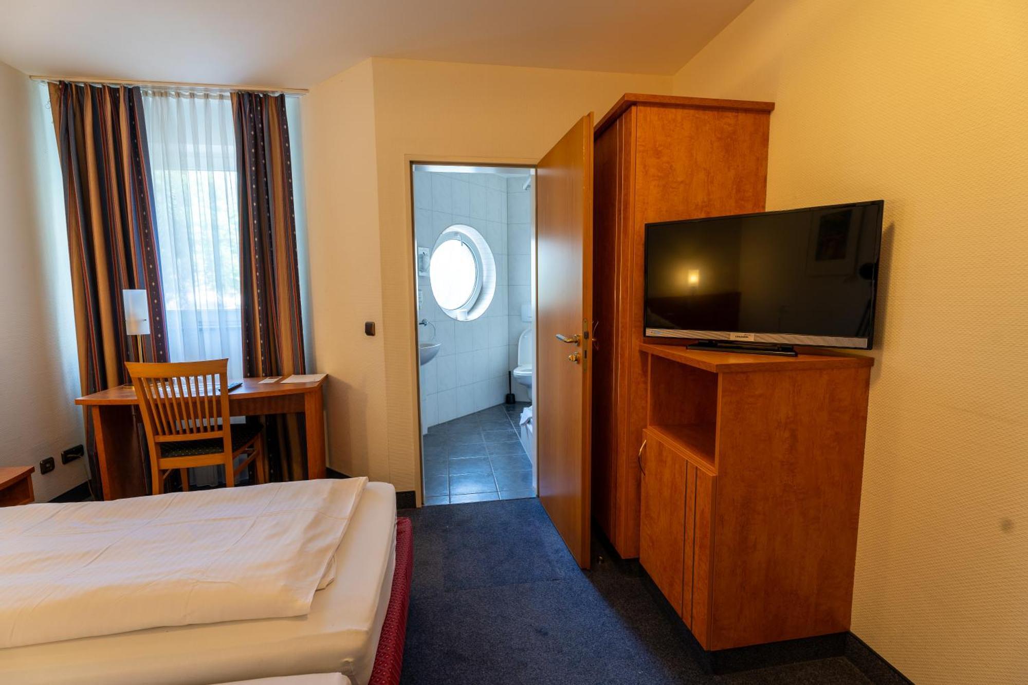Airport Business Hotel Koeln Exterior photo