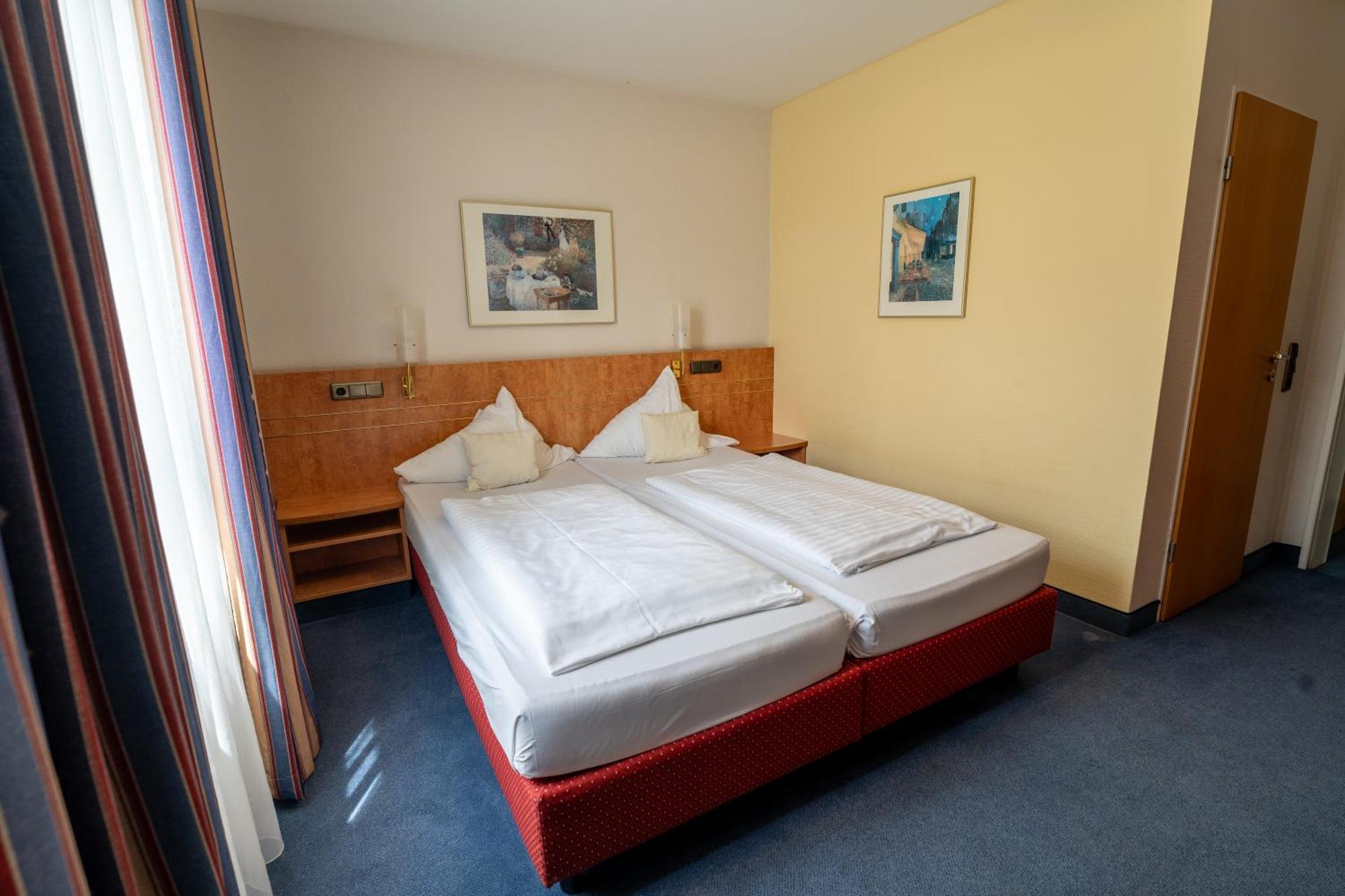 Airport Business Hotel Koeln Exterior photo