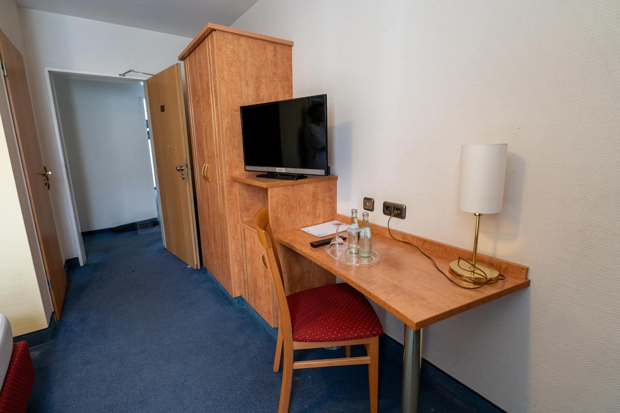 Airport Business Hotel Koeln Exterior photo