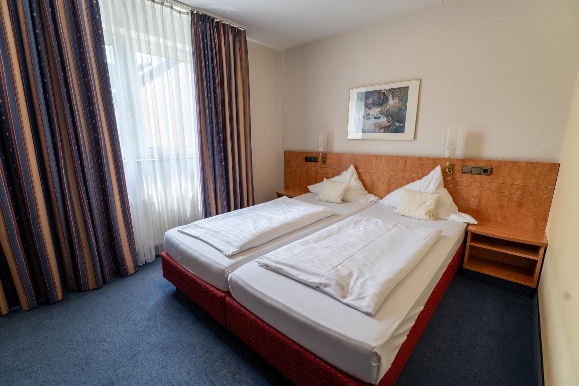 Airport Business Hotel Koeln Exterior photo
