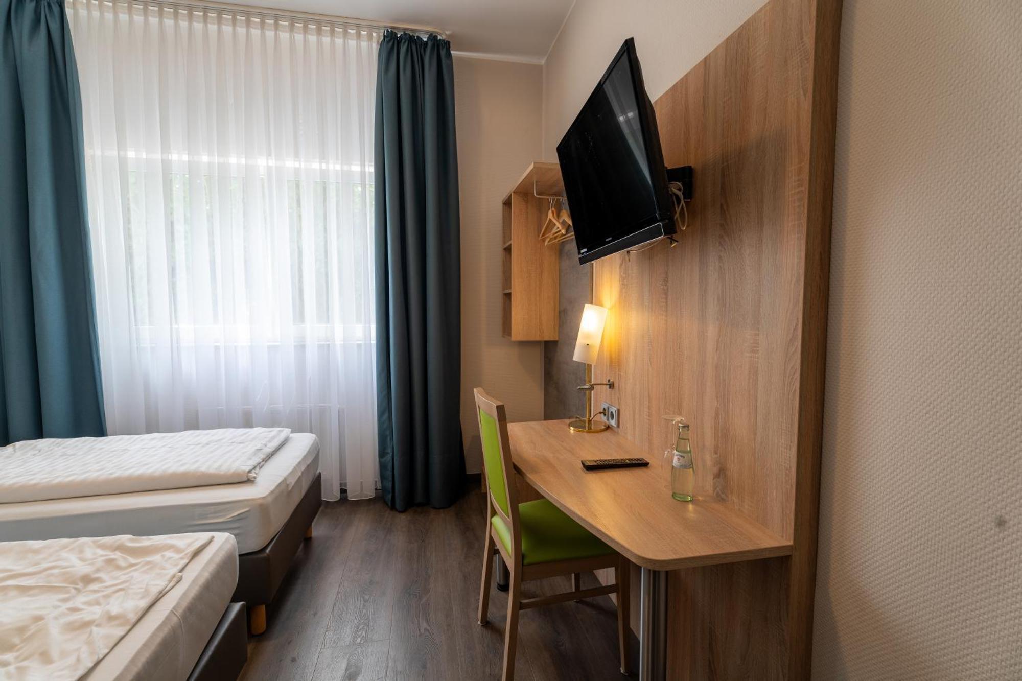 Airport Business Hotel Koeln Exterior photo