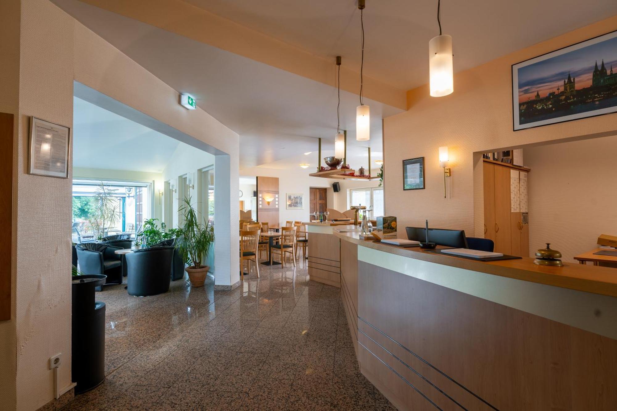 Airport Business Hotel Koeln Exterior photo